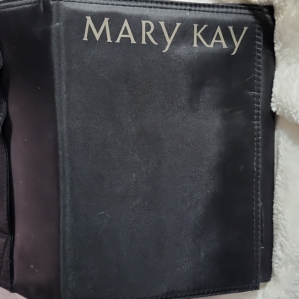 Toiletry hanging bag.